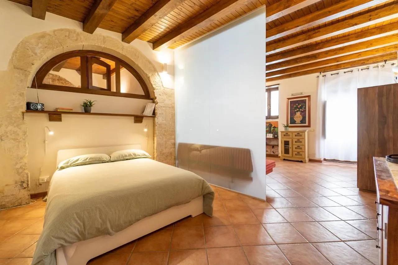 Ortigia Vicolo Giudecca Flat Apartman Szirakúza